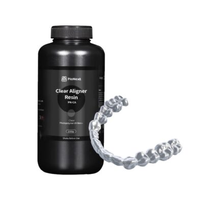 Frasco de resina para alineadores dentales con alineador transparente en primer plano.