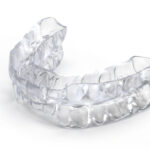 Impresora 3D de resina PioNext Mini 18 Férula dental transparente para protección y alineación de dientes, ideal para tratamientos de blanqueamiento y prevención de bruxismo.